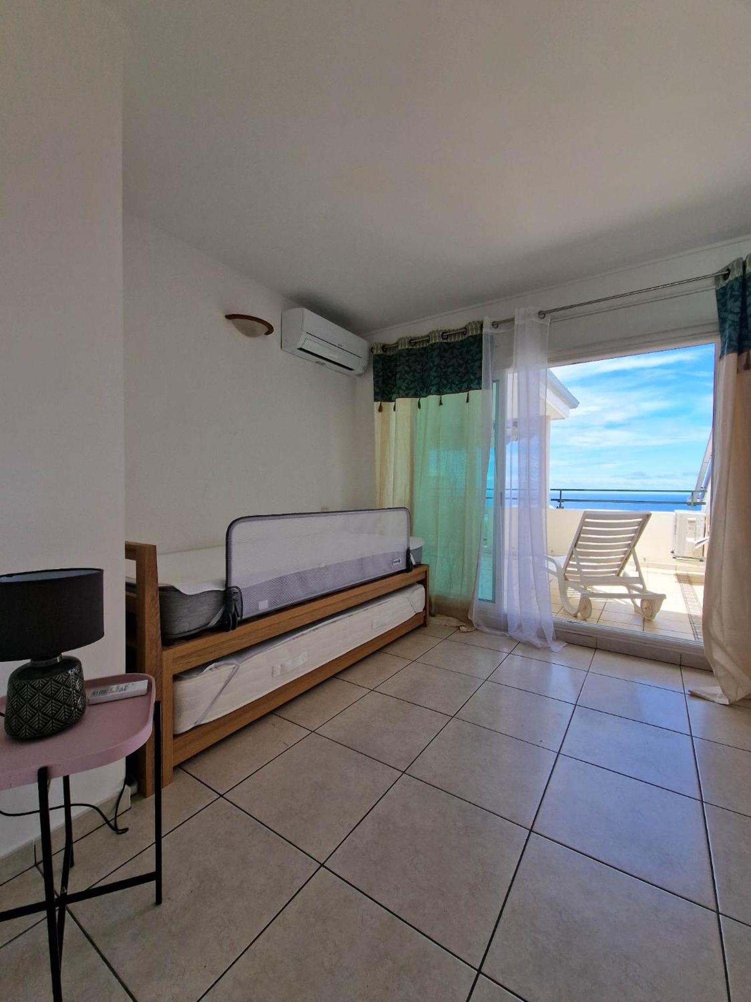 Appartement Villa Sur Le Toit, Vue Mer Saint-Gilles-les Bains Exterior foto